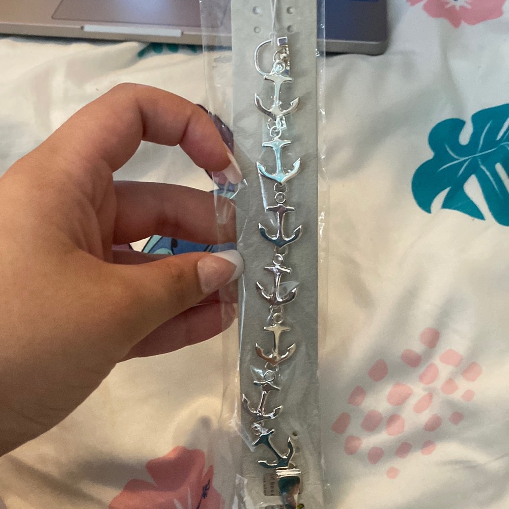 Silver anchor bracelet